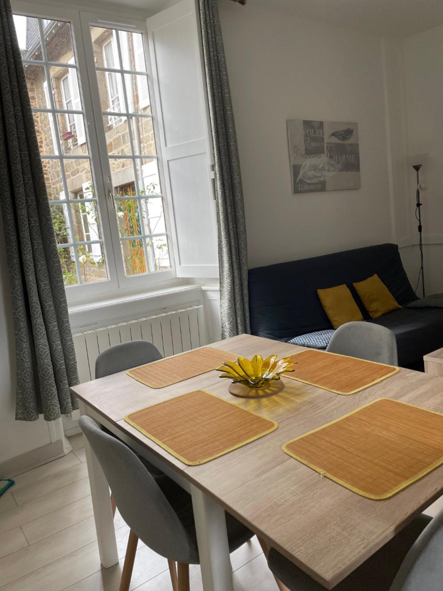 Charmant Appartement T2 Plein Centre Ville サン・ブリュー エクステリア 写真